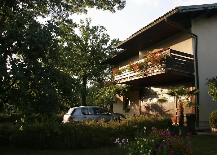 & Grmek Apartment Postojna